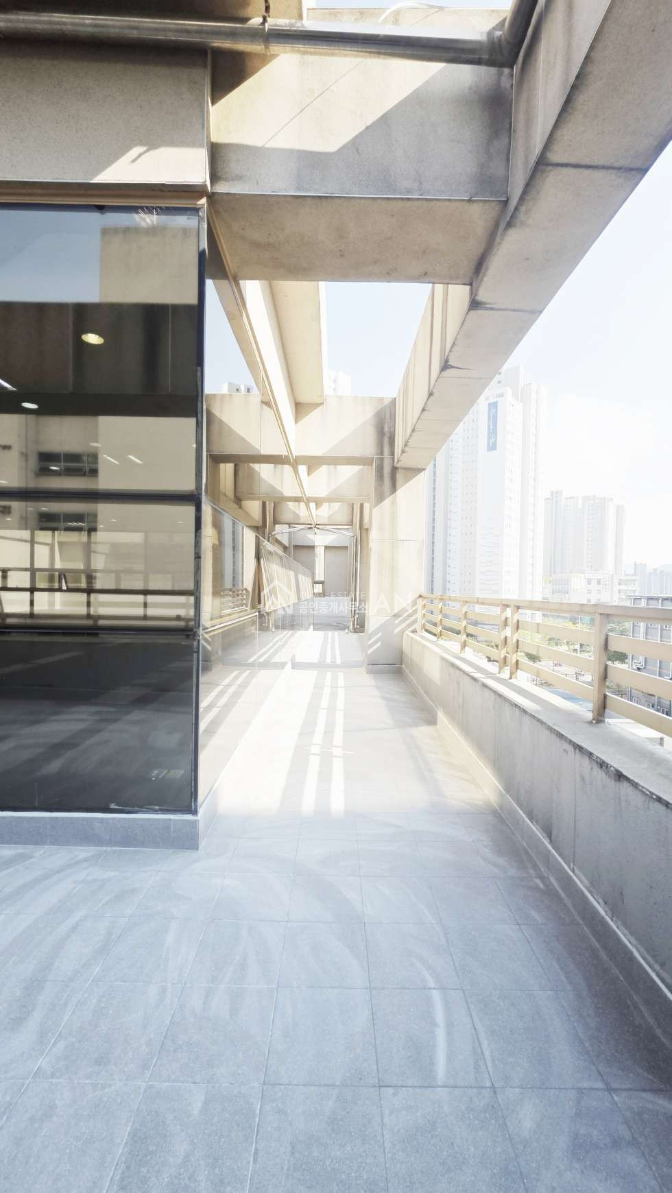충남 천안서북구 두정동 1동 테라스 애견호텔, 애견유치원,사무실,스튜디오,댄스 월세 매물번호 10013 사진 4