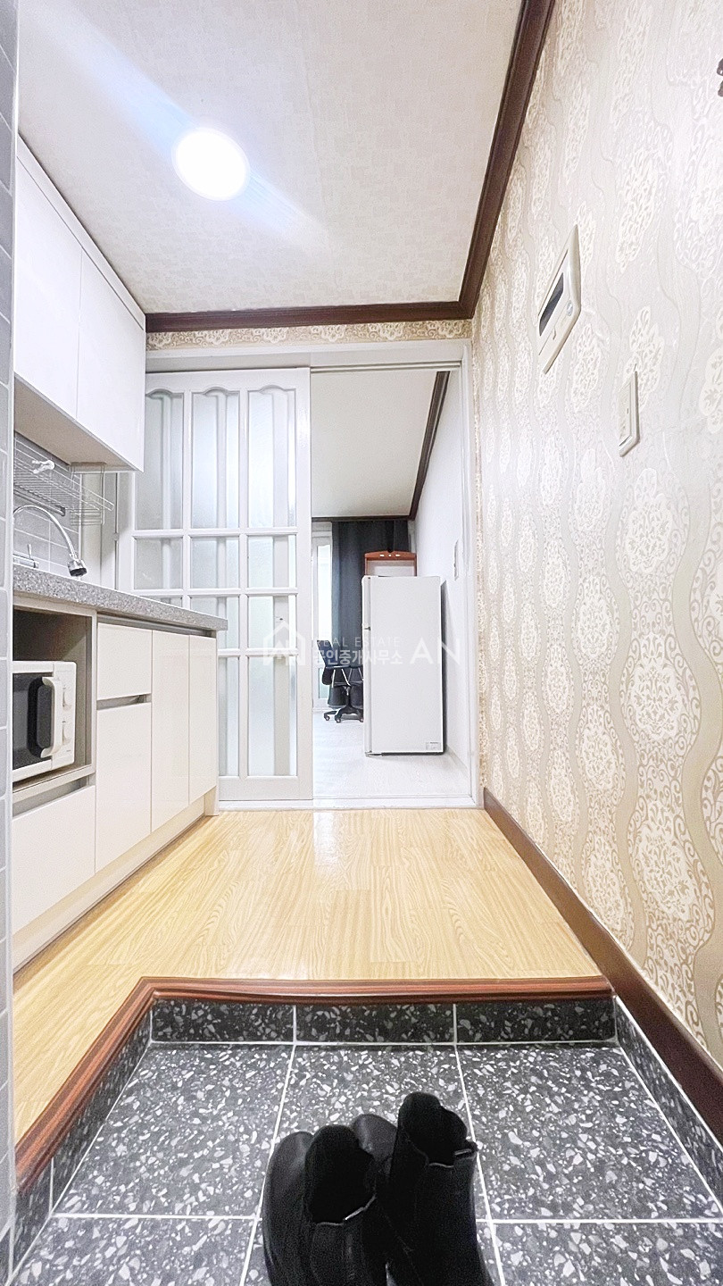 충남 천안동남구 안서동 o 정문 바로앞 엎어지면 코닿아요 o 월세 매물번호 10203 사진 3