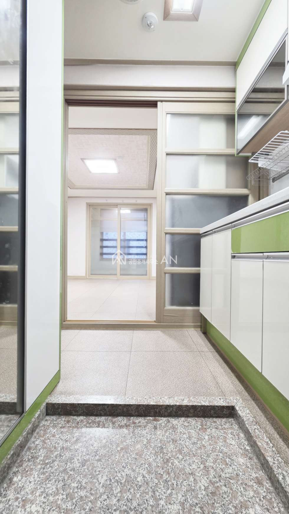 충남 천안서북구 두정동 o 초저렴한 안전 전세 o 무융자 보증보험맞출수있음 전세 매물번호 10235 사진 2