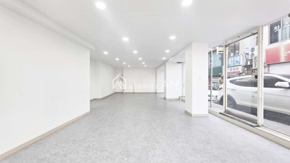 충남 천안동남구 대흥동 o 역세권 최상의 입지 유동인구 광고효과최고상가 o 월세 매물번호 10236 사진 1