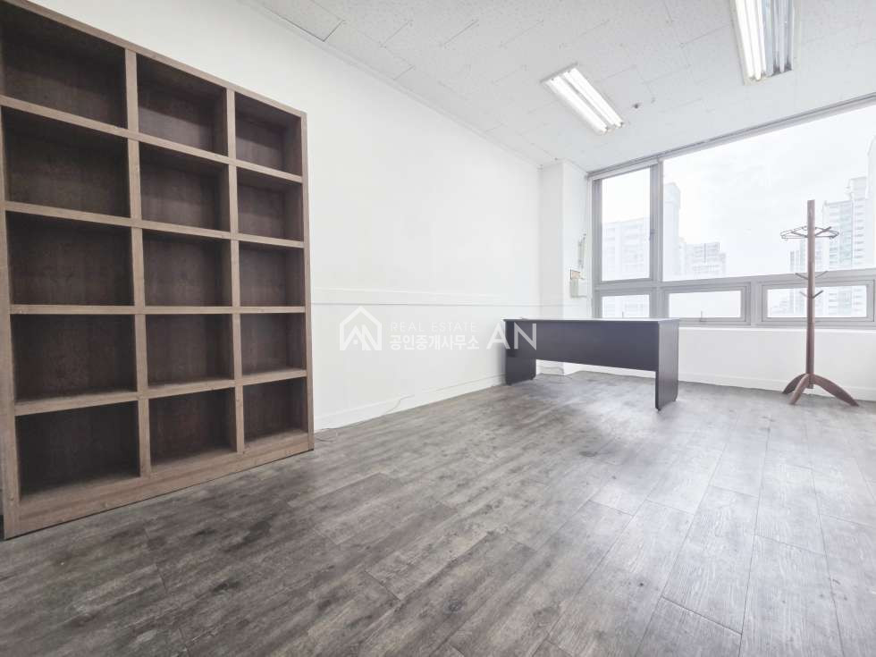 충남 천안서북구 두정동 o 두정역부근 개방감좋은 사무실상가 o 월세 매물번호 10393 사진 2